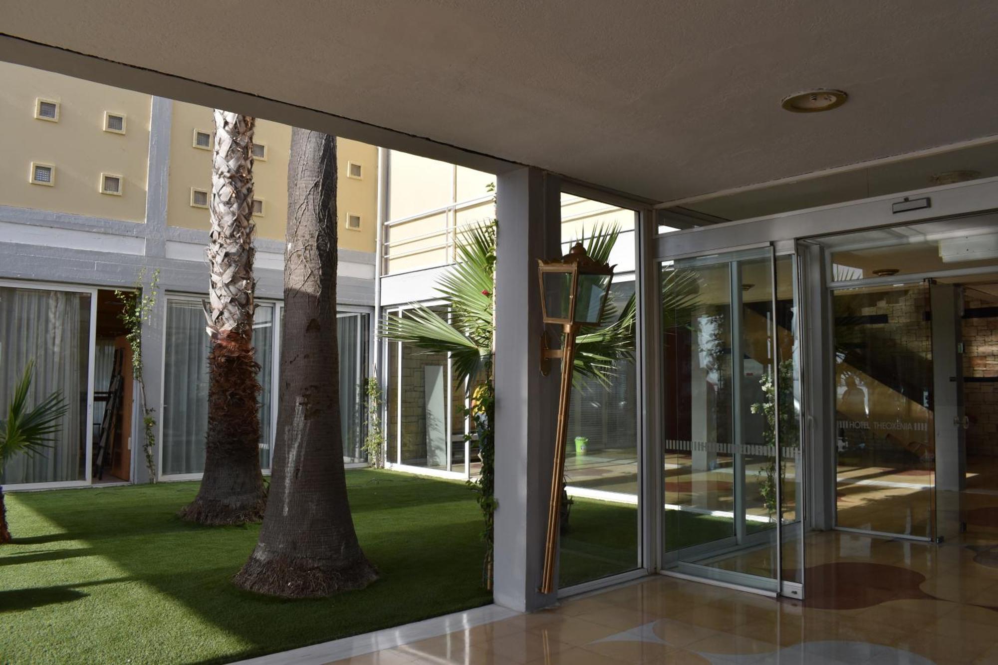 Hotel Theoxenia *