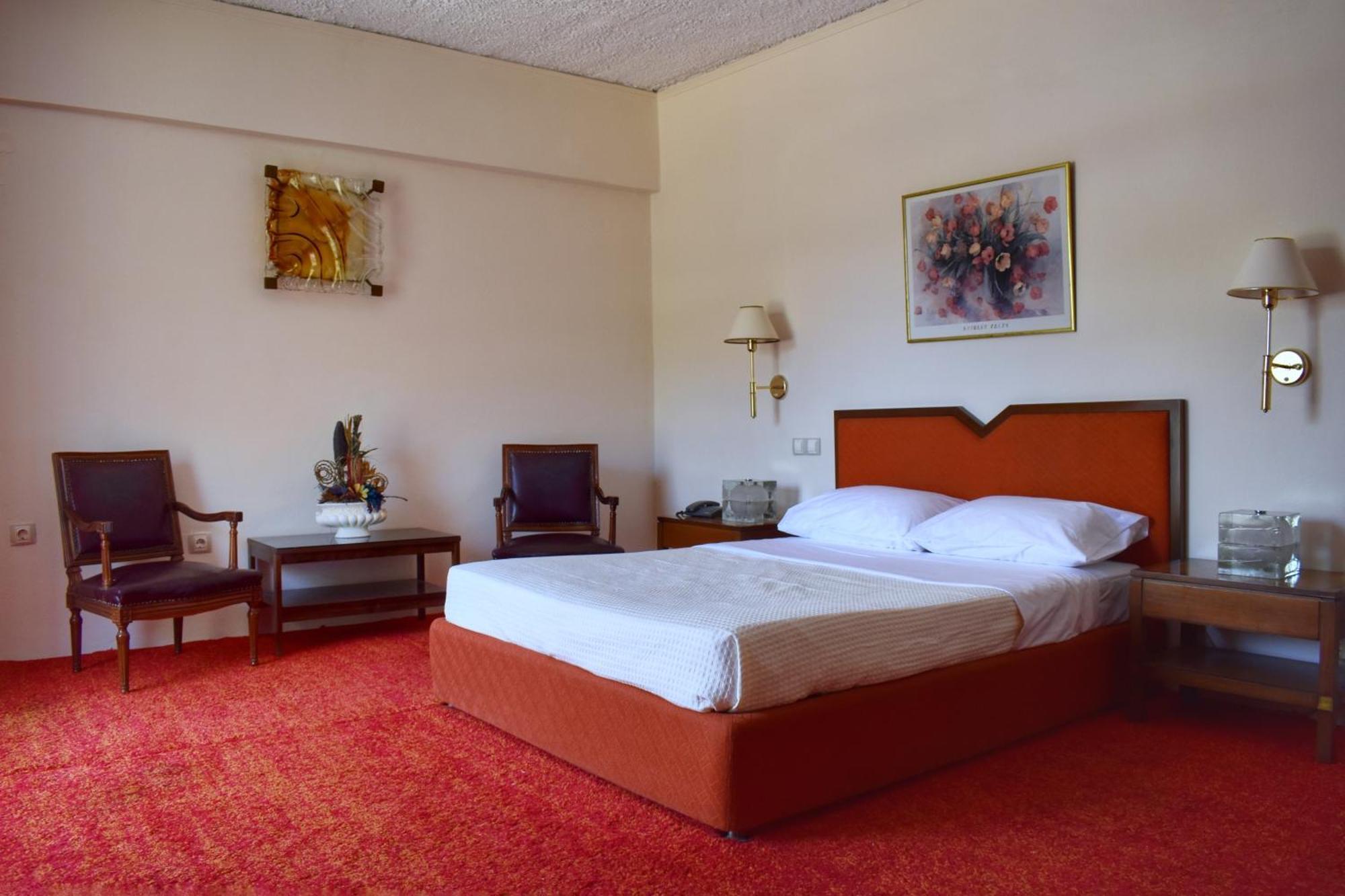 Theoxenia Hotel *